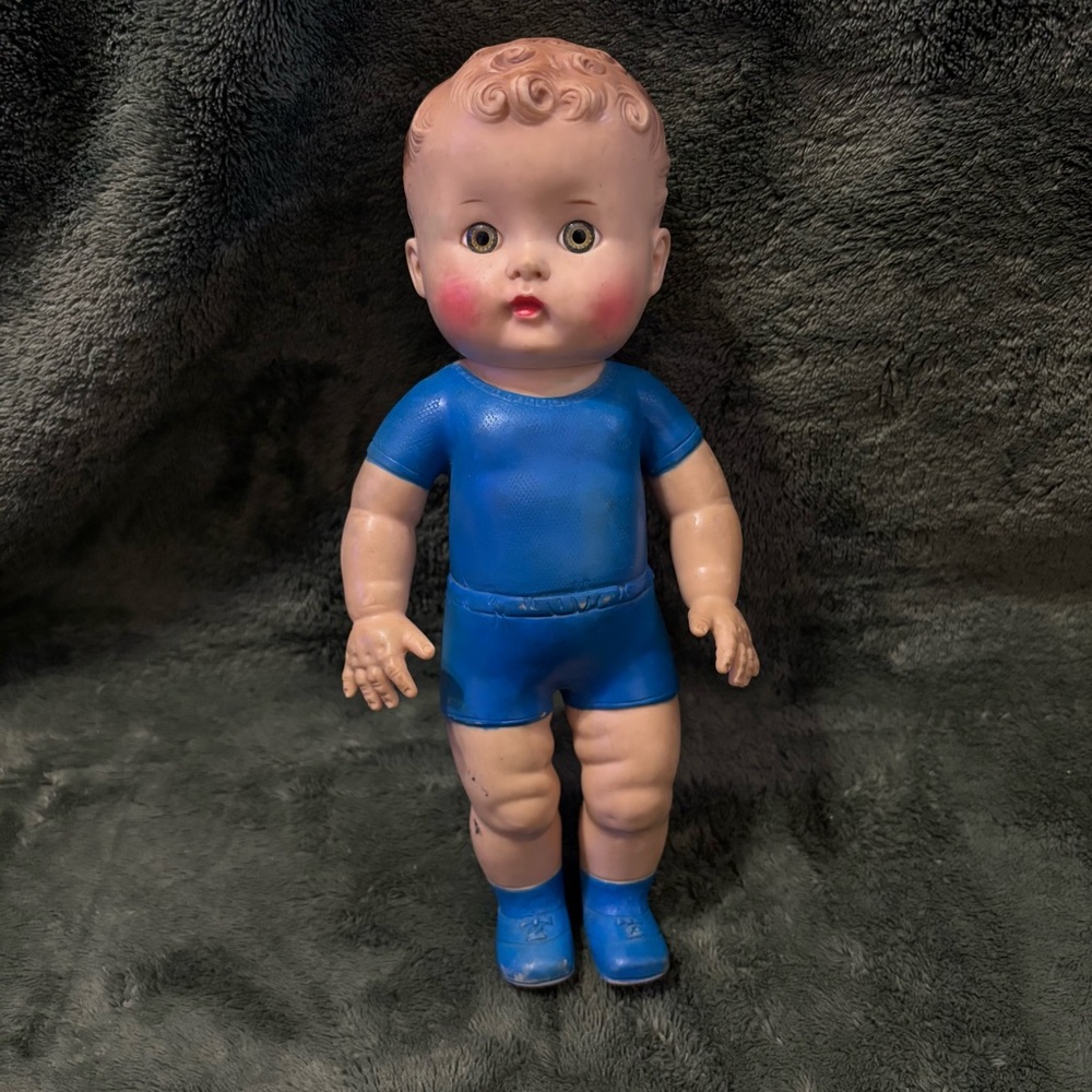 Vintage 1956 Sun Rubber Co Baby Doll 11” Sleep Eyes Blue Molded Outfit USA